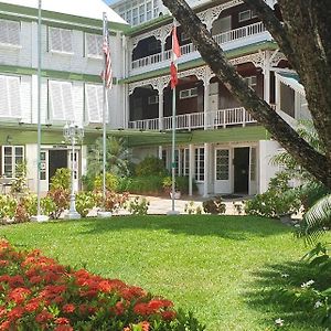 Cara Lodge Hotel Τζώρτζταουν Exterior photo