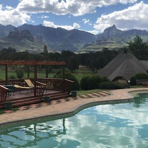 Fairways Holiday Accommodation Drakensberg Garden Exterior photo