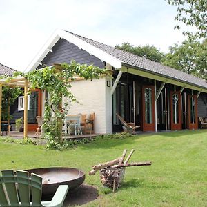 Familiehuis De Betuwe Met Prive Kunstgras Tennisbaan En Sauna Βίλα Erichem Exterior photo