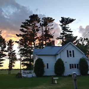 Quiet Farmhouse Retreat With Fire Pit - Pets Welcome Βίλα Milltown Exterior photo