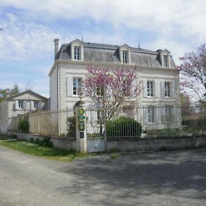 Domaine De Berthegille Ξενοδοχείο Sablonceaux Exterior photo