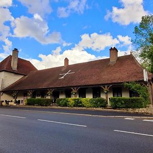 La Croix Blanche Ξενοδοχείο Beaurepaire-en-Bresse Exterior photo