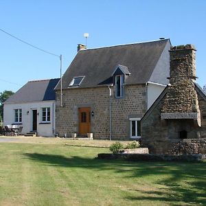 La Blanche Roche Bed and Breakfast Sourdeval Exterior photo