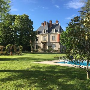 Domaine Du Perrier Bed and Breakfast Sainte-Agathe-la-Bouteresse Exterior photo