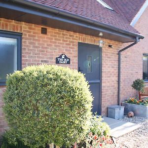 Wonderfully Spacious Luxury Holiday Cottage Billingshurst Exterior photo