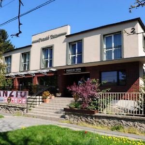 Panzio Tata Bed and Breakfast Exterior photo