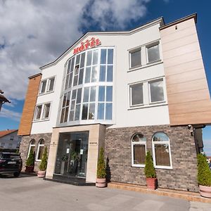 Hotel Stari Krovovi Veternik Exterior photo