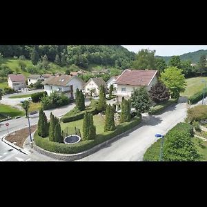 Logement Au Calme Dans Une Maison. Διαμέρισμα Moirans-en-Montagne Exterior photo