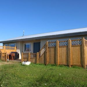 Stori-Bakki Guesthouse-With Hot Tub Έγκιλσταδιρ Exterior photo