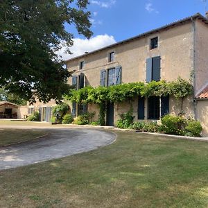 Le Petit Manoir Bed and Breakfast Brux Exterior photo