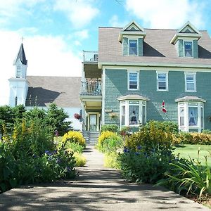 Louisbourg Heritage House Bed and Breakfast Exterior photo