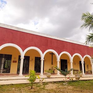 Hacienda Santa Maria De Batzan By Rotamundos Bed and Breakfast Dzibikak Exterior photo