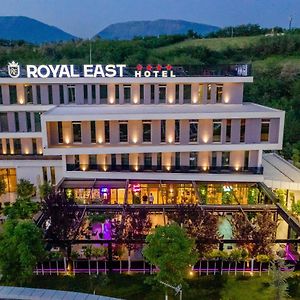 Royal East Resort Τίρανα Exterior photo