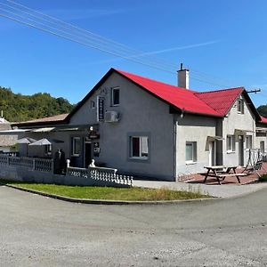 Ubytovani Kozov Διαμέρισμα Bouzov Exterior photo