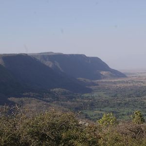 African Sunrise Lodge And Campsite Mto wa Mbu Exterior photo