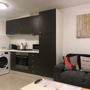 2 Bedroom Large Town Centre Apartment Free Parking Λάουμποροου Exterior photo