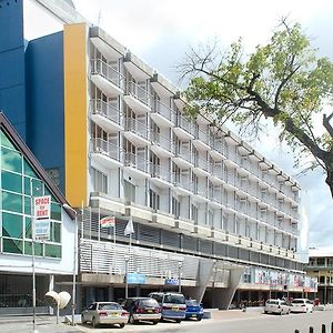 Hotel Krasnapolsky Παραμαρίμπο Exterior photo