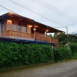 Hostal Los Farolitos Ξενοδοχείο Mindo Exterior photo