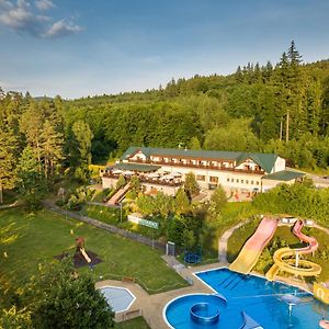 Hotel Vyhlidka Luhačovice Exterior photo