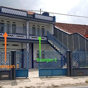 Penginapan Atau Kontrakan Rumah Ciwidey 1 Ruangan 2 Kasur Dewasa Kamar Mandi Dapur Dalam Sewa Harian Mingguan Bulanan Tahunan Boleh Ξενοδοχείο Exterior photo