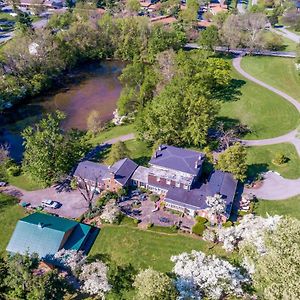 Cheerful Historical Mansion 8-Bedroom Vacation Home In Derby City Λούισβιλ Exterior photo