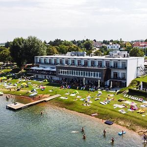 Neufeldersee Hotel & Restaurant Neufeld an der Leitha Exterior photo