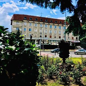 Hotel Muntenia Cimpina Exterior photo