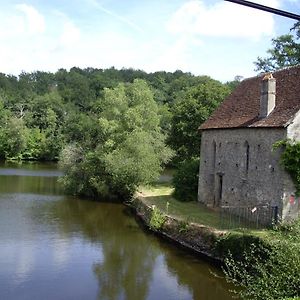 Le Moulin Du Chateau Βίλα Dompierre-les-Églises Exterior photo