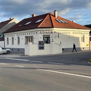 Ristorante Adria Διαμέρισμα Gloggnitz Exterior photo