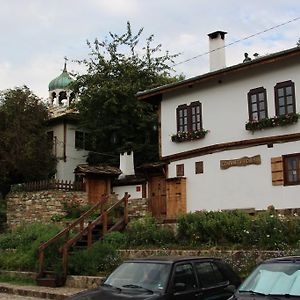 Guest House The Old Λόβετς Exterior photo