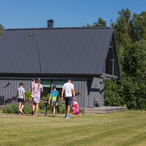 Piesta Riverside Cottage In Soomaa Region Kullimaa Exterior photo