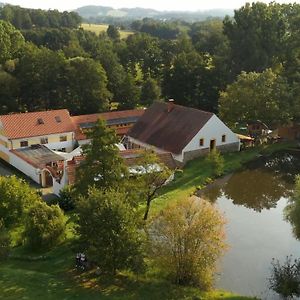 Strnadovsky Mlyn Ξενοδοχείο Jesenice  Exterior photo