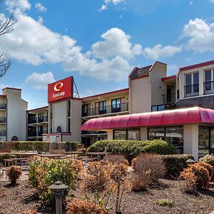 Econo Lodge Inn & Suites Rehoboth Beach Exterior photo