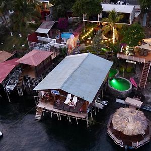 Captain Morgan Hostel Lake Coatepeque Σάντα Άνα Exterior photo