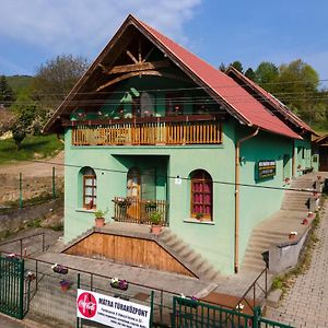 Matra Turakoezpont - A Panzio Bed and Breakfast Parádsasvár Exterior photo