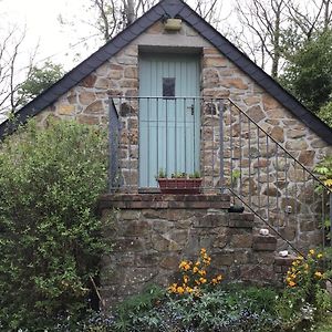 Cozy Camborne Studio Retreat With Two Single Beds Διαμέρισμα Exterior photo