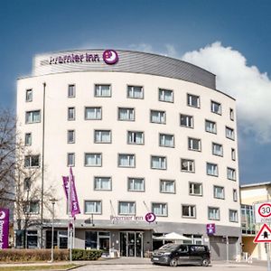 Premier Inn Munich Messe Exterior photo