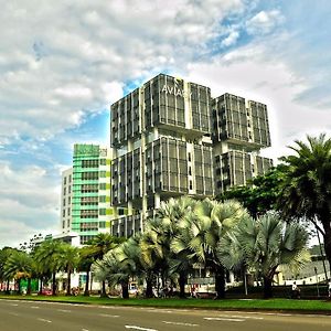 Aviary Bintaro Ξενοδοχείο Serpong Exterior photo