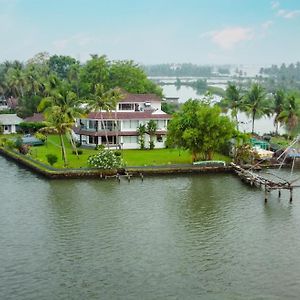 Waters Edge Kochi - A Vkation Experience Διαμέρισμα Exterior photo