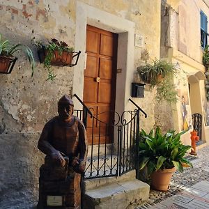 Rifugio Dei Saraceni Ξενοδοχείο Vallecrosia Exterior photo