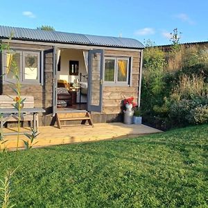 Rhodes To Serenity - Mermaid Shepherds Hut Βίλα Stoke-on-Trent Exterior photo