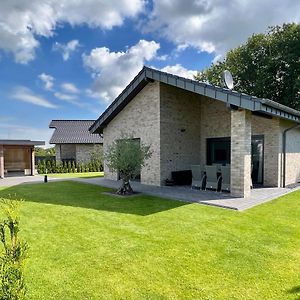 Schoenes Ferienhaus Mit Sauna Am Harkebruegger See In Der Naehe Von Oldenburg Βίλα Barssel  Exterior photo