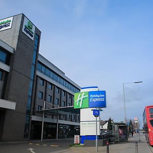 Holiday Inn Express London Heathrow T5, An Ihg Hotel Σλόουθ Exterior photo