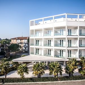 Hotel Oceanomare Punta Marina Exterior photo