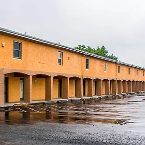 Rodeway Inn Amish Country Λάνκαστερ Exterior photo