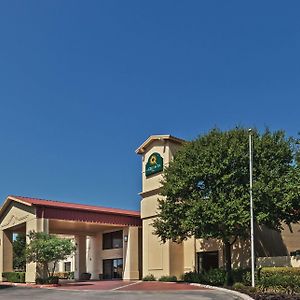 La Quinta Inn By Wyndham San Marcos Exterior photo