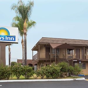 Days Inn By Wyndham In Σαν Μπερναρντίνο Exterior photo