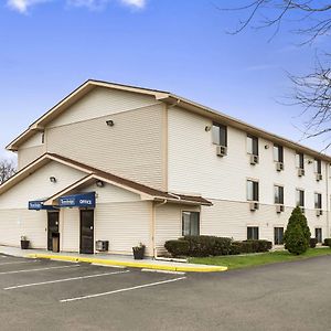 Travelodge By Wyndham Battle Creek Exterior photo