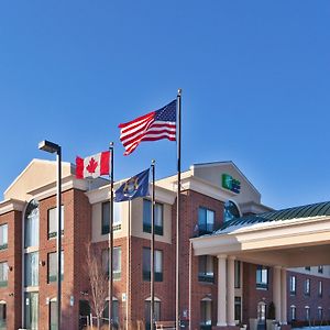 Holiday Inn Express & Suites Detroit - Novi, An Ihg Hotel Exterior photo