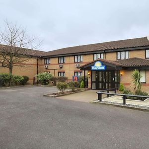 Days Inn London Stansted Airport Μπίσοπς Στόρτφορντ Exterior photo